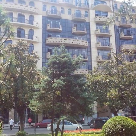 Apartament In The Centre Batumi Bagian luar foto