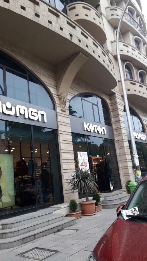 Apartament In The Centre Batumi Bagian luar foto